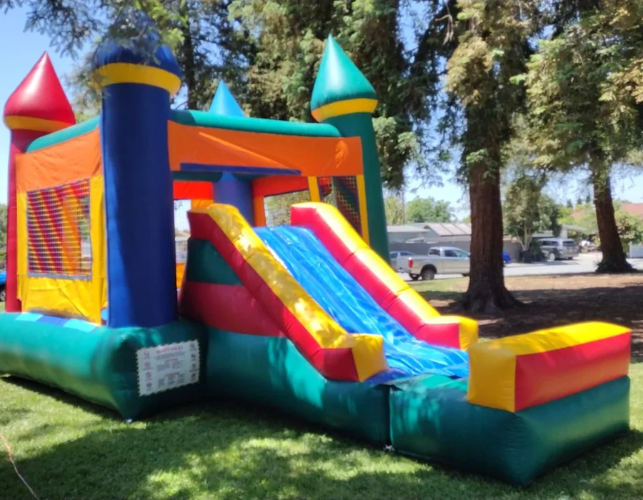 Brincolin con resbaladilla para fiesta