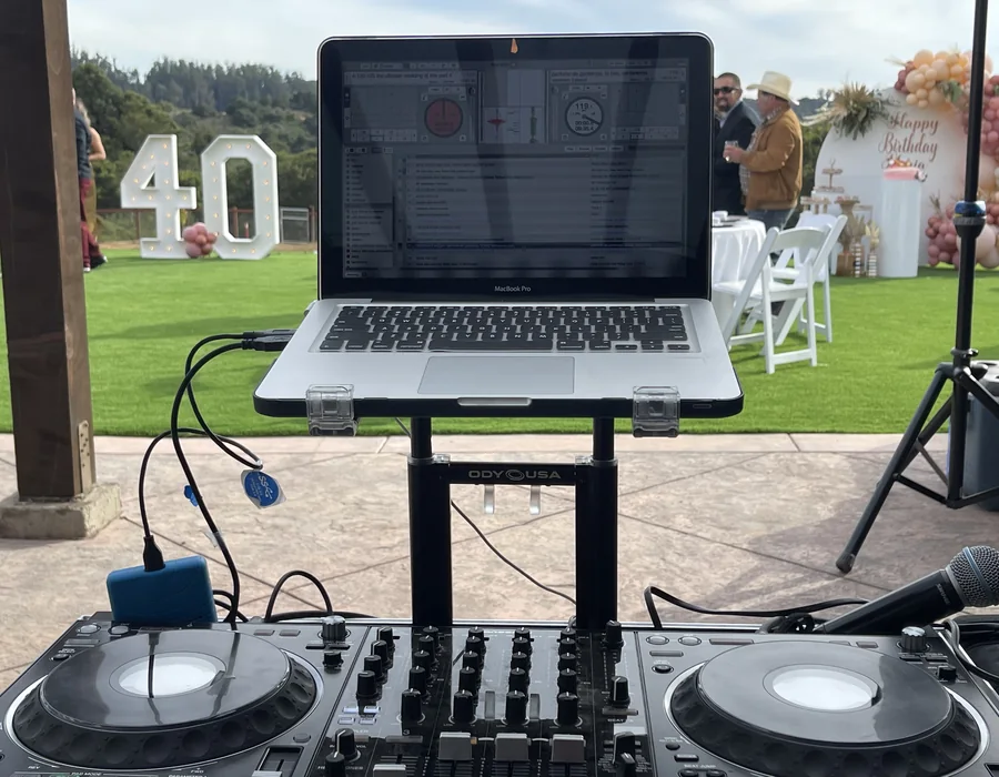Montaje de sonido y luces DJ